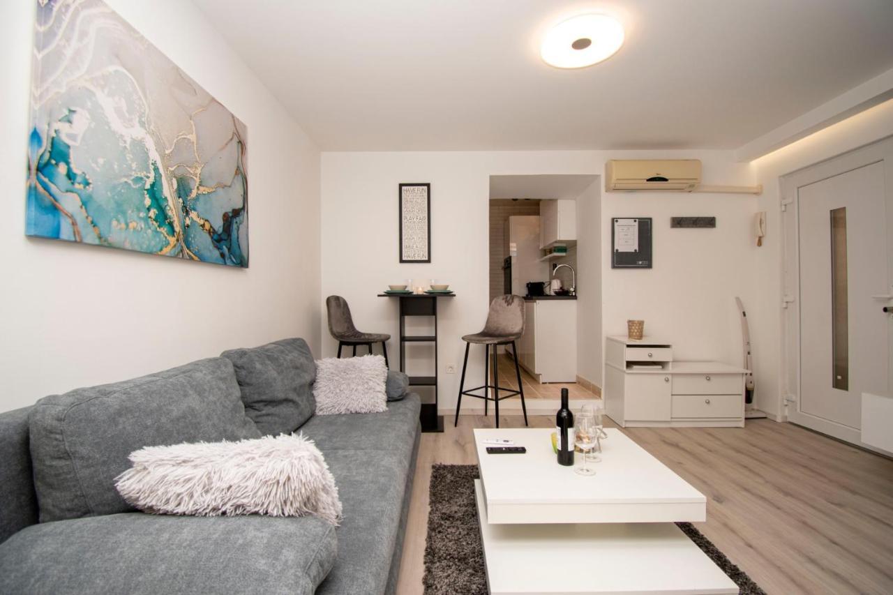 Oasis Apartment Pula Exterior photo